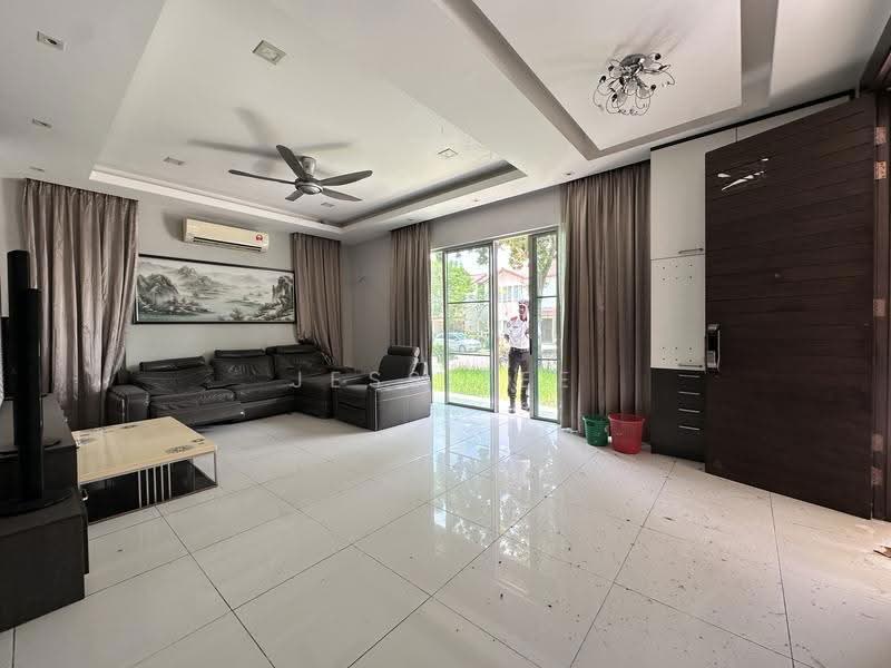 Bungalow House for Sale in Setia Eco Park (Setia Alam) - Jess Tee - Living Room - PropertyGuru.com.my