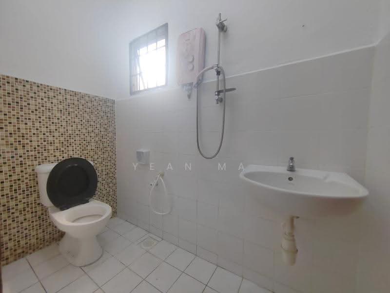 Rumah Teres 2-Tingkat untuk Disewa di Rawang (Selangor) - Yean Ma - Bathroom - PropertyGuru.com.my
