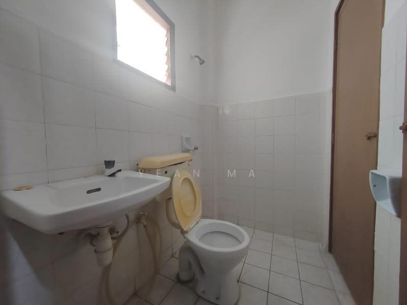 Rumah Teres 2-Tingkat untuk Disewa di Rawang (Selangor) - Yean Ma - Bathroom - PropertyGuru.com.my