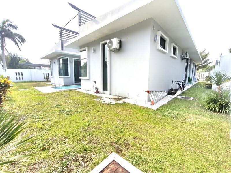 Bungalow House for Sale in Taman Pj Perdana (Paroi) - Mohd Aizat Saiful Bahri - Exterior - PropertyGuru.com.my