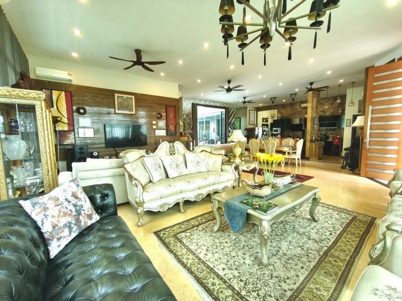 Bungalow House for Sale in Taman Pj Perdana (Paroi) - Mohd Aizat Saiful Bahri - Living Room - PropertyGuru.com.my