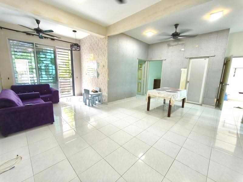 Apartment for Sale at Bukit Citra Residensi - Mohd Aizat Saiful Bahri - Living Room - PropertyGuru.com.my
