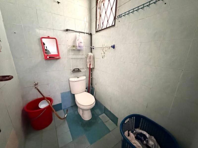 1-storey Terraced House for Sale in Puchong (Selangor) - Mohd Aizat Saiful Bahri - Bathroom - PropertyGuru.com.my