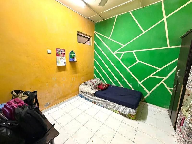1-storey Terraced House for Sale in Puchong (Selangor) - Mohd Aizat Saiful Bahri - Bedroom - PropertyGuru.com.my