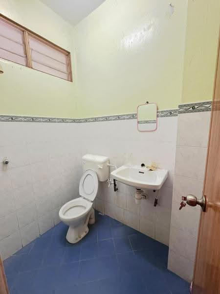 Rumah Teres untuk Disewa di Senai (Kulai) - Constance Chan - Bathroom - PropertyGuru.com.my