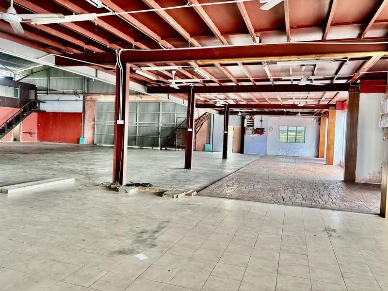 Retail Space untuk Disewa di Teluk Intan (Perak) - Fennie Tee - Interior - PropertyGuru.com.my