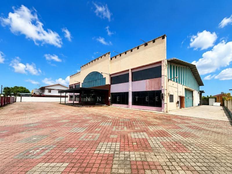 Retail Space untuk Disewa di Teluk Intan (Perak) - Fennie Tee - Exterior - PropertyGuru.com.my