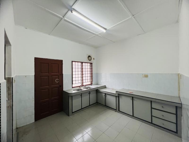 Rumah Teres 2-Tingkat untuk Dijual di Taman Merdeka (Batu Berendam) - Camie Goh - Kitchen - PropertyGuru.com.my