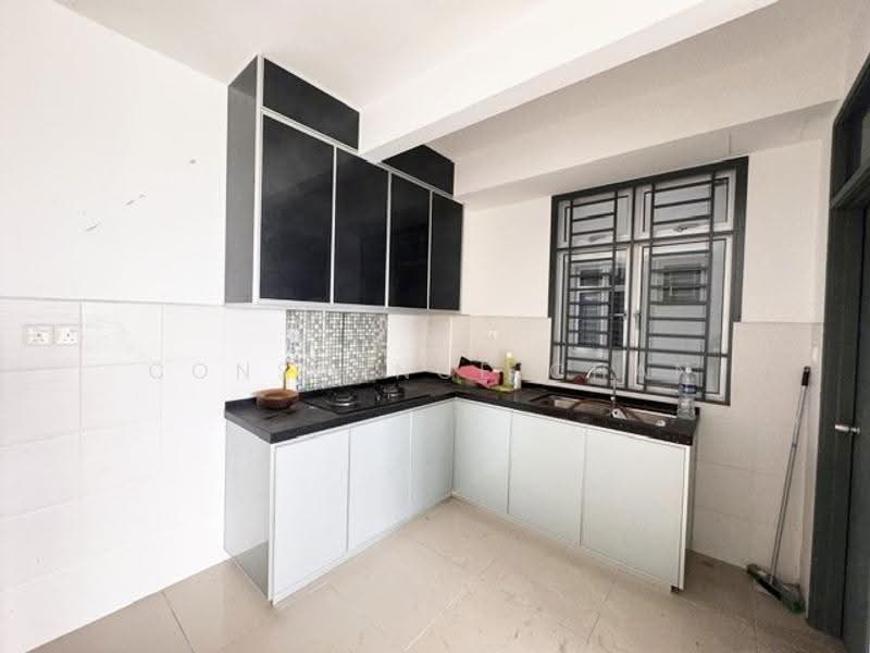 Kediaman Servis untuk Dijual di D'Ambience Residences (Pangsapuri Ikatan Flora) - Constance Chan - Kitchen - PropertyGuru.com.my
