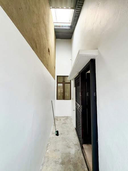 Rumah Teres 1-Tingkat untuk Dijual di Taman Daya (Johor Bahru) - Calvin Lee - Corridor - PropertyGuru.com.my