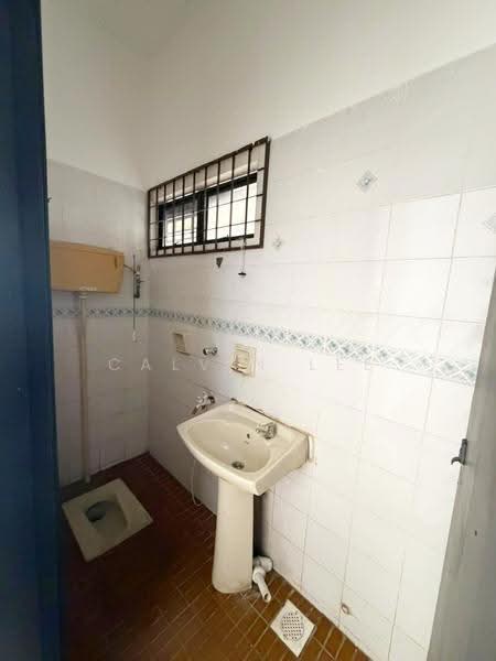 Rumah Teres 1-Tingkat untuk Dijual di Taman Daya (Johor Bahru) - Calvin Lee - Bathroom - PropertyGuru.com.my