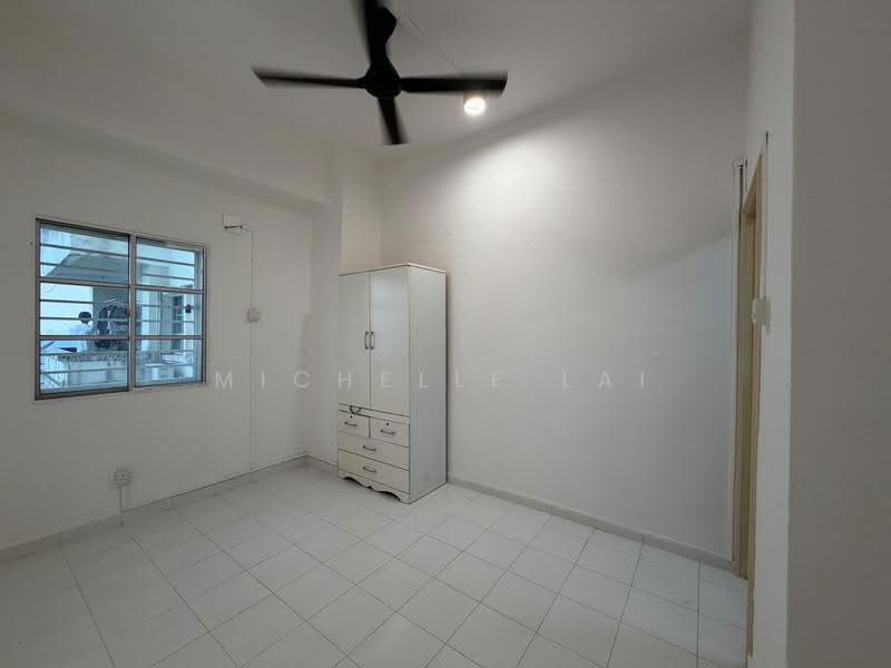 Kondominium untuk Disewa di Puncak Athenaeum - Michelle Lai - Bedroom - PropertyGuru.com.my