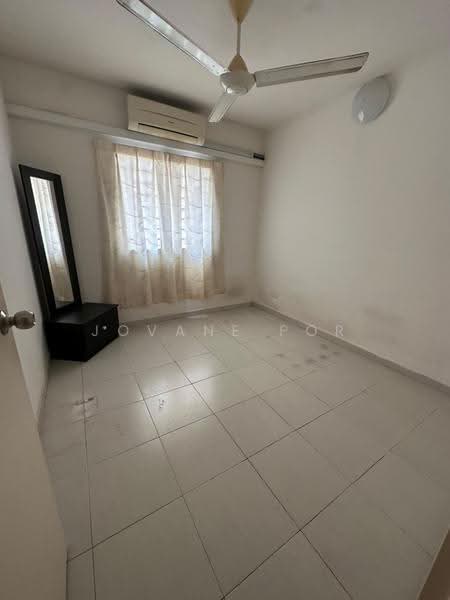 Pangsapuri untuk Dijual di Mandarina Court - Jovane Por - Bedroom - PropertyGuru.com.my