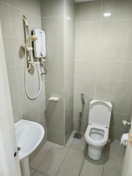 Kediaman Servis untuk Disewa di The Scott Garden SOHO - Jake Poh - Bathroom - PropertyGuru.com.my