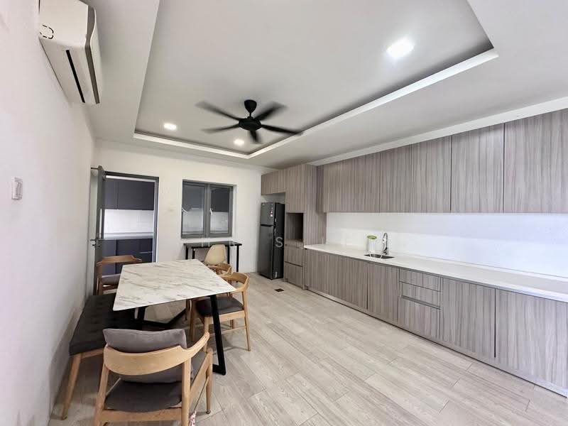 Condominium for Rent at Lakefront Residence - Chris Lee - Kitchen - PropertyGuru.com.my