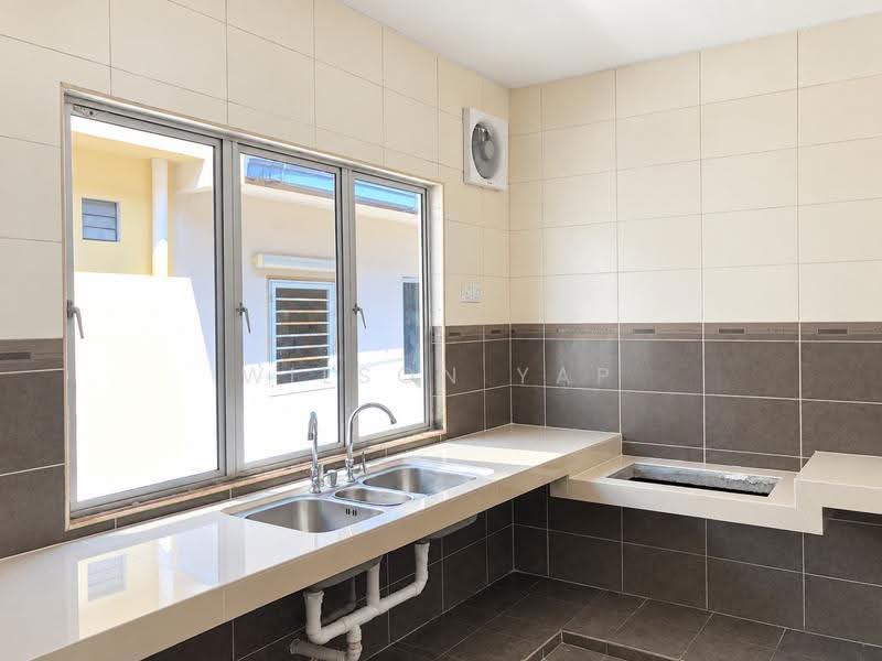2-storey Terraced House for Sale in TAMAN PUCHONG UTAMA (Puchong) - Wilson Yap - Kitchen - PropertyGuru.com.my