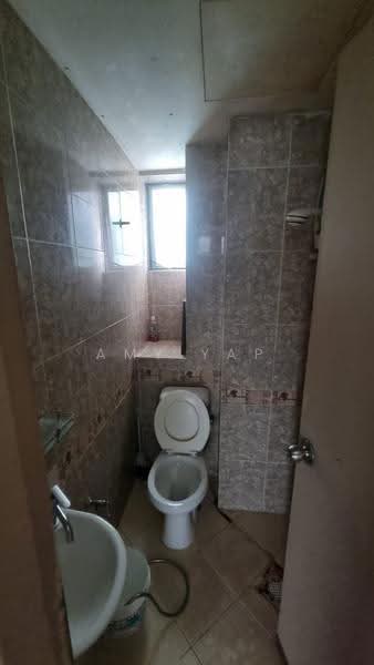 Condominium for Rent at Kepong Sentral Condominium - Amy Yap - Bathroom - PropertyGuru.com.my