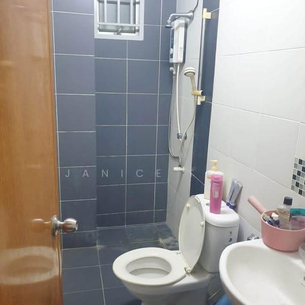 Rumah Teres 1-Tingkat untuk Dijual di Taman Pelangi (Johor Bahru) - Janice Teo - Bathroom - PropertyGuru.com.my