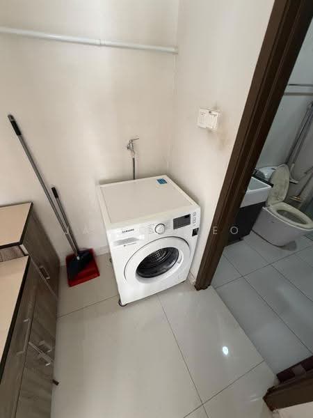 Condominium for Rent at Amberside @ Country Garden Danga Bay - Jayson Teo - Bathroom - PropertyGuru.com.my