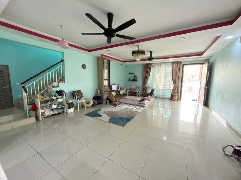Rumah Bandar untuk Dijual di Kajang (Selangor) - Vince Lim - Living Room - PropertyGuru.com.my