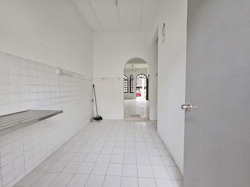 1-storey Terraced House for Sale in Taman Bunga Negara (Shah Alam) - Kevin Look - Kitchen - PropertyGuru.com.my