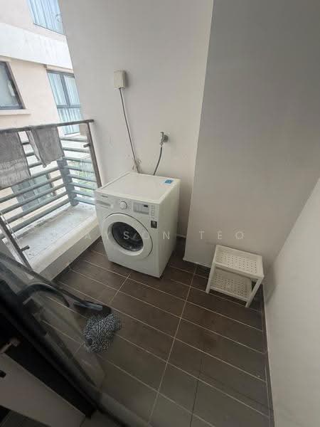 Kondominium untuk Disewa di Bay Point @ Country Garden Danga Bay - Jayson Teo - Balcony - PropertyGuru.com.my