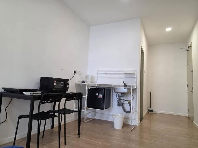 Condominium for Rent at Lakefront Residence - Chris Lee - Kitchen - PropertyGuru.com.my