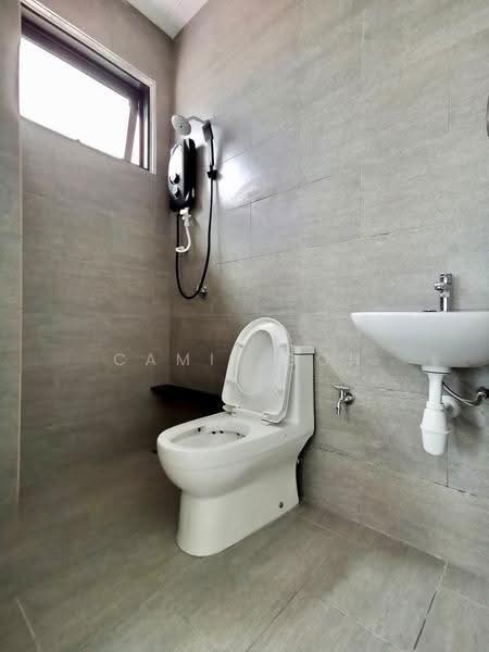 Service Residence for Rent at Ong Kim Wee Residence - Camie Goh - Bathroom - PropertyGuru.com.my