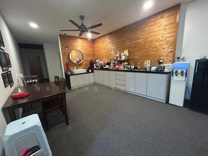 Kilang untuk Dijual di Seksyen 34 (Shah Alam) - Natasha Shadan - Kitchen - PropertyGuru.com.my
