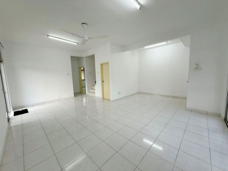 2-storey Terraced House for Rent in Taman Setia Indah (Tebrau) - Valerie Saw - Living Room - PropertyGuru.com.my