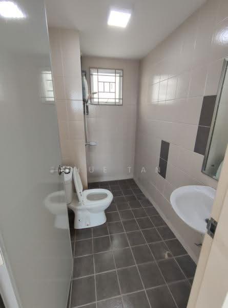 Pangsapuri untuk Disewa di Seri Baiduri - Shue Tan - Bathroom - PropertyGuru.com.my