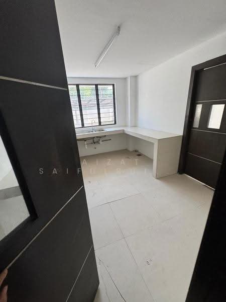Bungalow House untuk Dijual di KL City Centre (Kuala Lumpur) - Aizat Saifulrullah - Kitchen - PropertyGuru.com.my