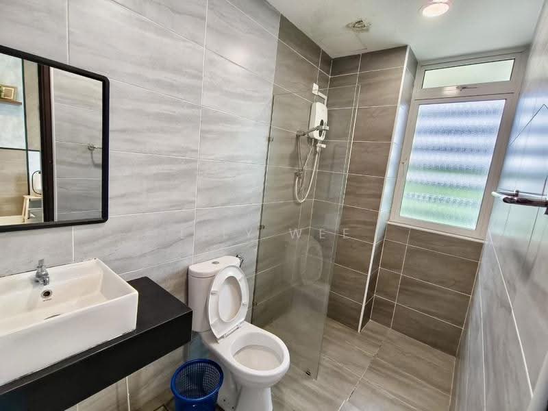 Service Residence for Sale at KSL Residence @ Daya - Lily Wee - Bathroom - PropertyGuru.com.my