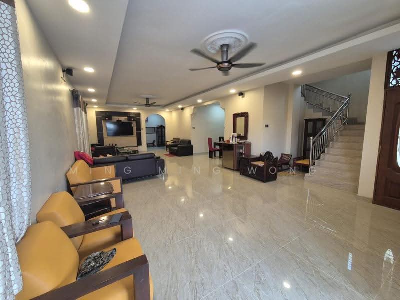 Rumah Teres untuk Disewa di Bandar Country Homes (Rawang) - Ming Ming Wong - Living Room - PropertyGuru.com.my