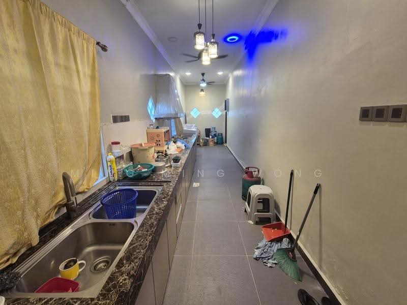 Rumah Teres untuk Disewa di Bandar Country Homes (Rawang) - Ming Ming Wong - Kitchen - PropertyGuru.com.my