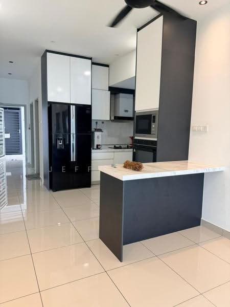 Condominium for Sale at Residensi Zamrud - Jeff Cheah - Kitchen - PropertyGuru.com.my