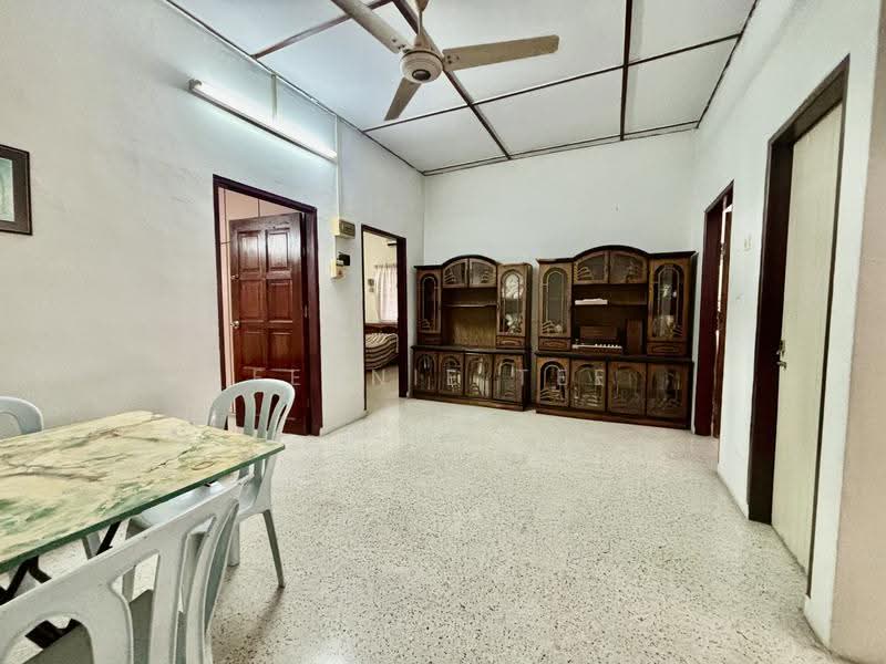 Semi-Detached House for Sale in Taman Manggis (Teluk Intan) - Fennie Tee - PropertyGuru.com.my
