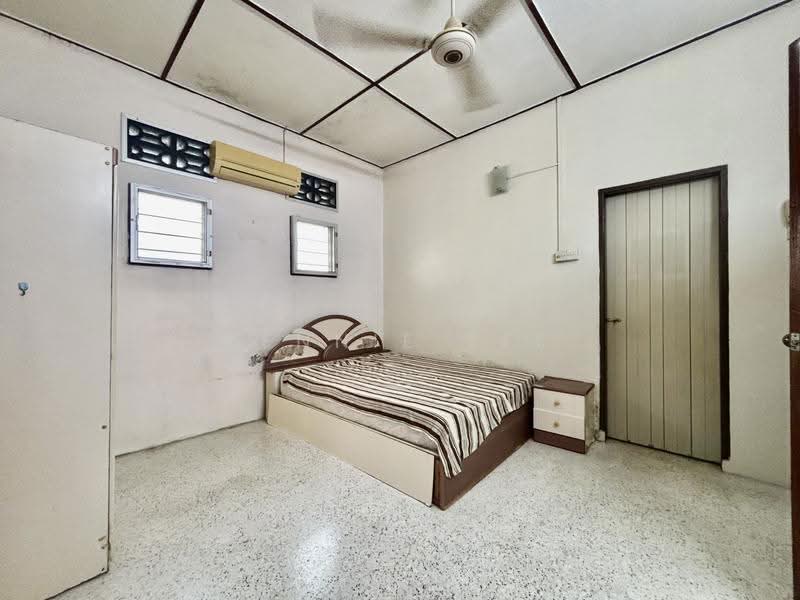 Semi-Detached House for Sale in Taman Manggis (Teluk Intan) - Fennie Tee - Bedroom - PropertyGuru.com.my
