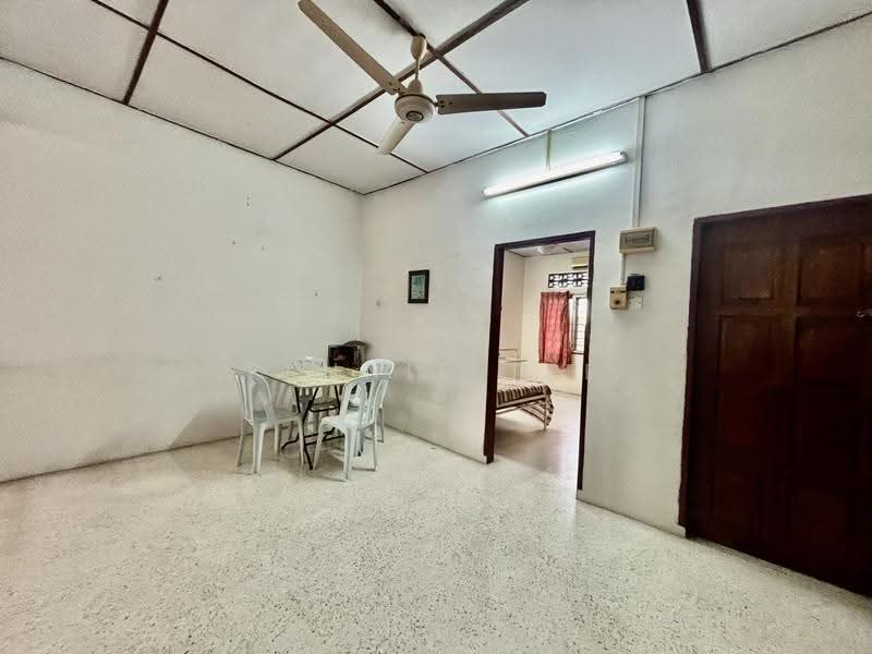 Semi-Detached House for Sale in Taman Manggis (Teluk Intan) - Fennie Tee - Living Room - PropertyGuru.com.my