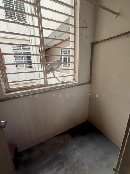 Pangsapuri untuk Dijual di Baiduri Court Apartment - Michelle Tai - Balcony - PropertyGuru.com.my