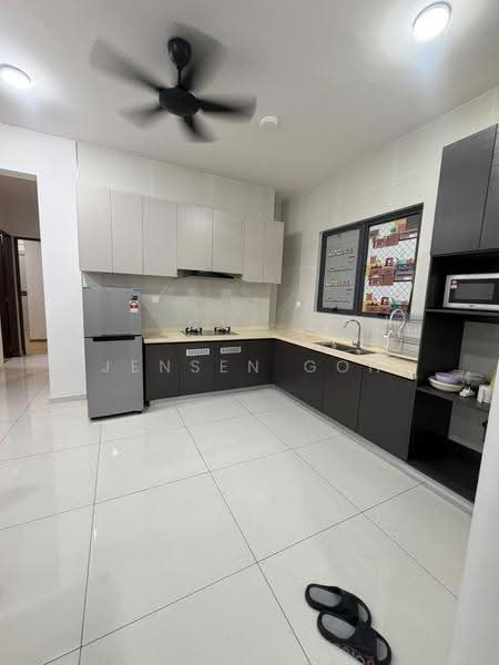 Condominium for Rent at Kings Bay @ Country Garden Danga Bay - Jensen Goh - Kitchen - PropertyGuru.com.my