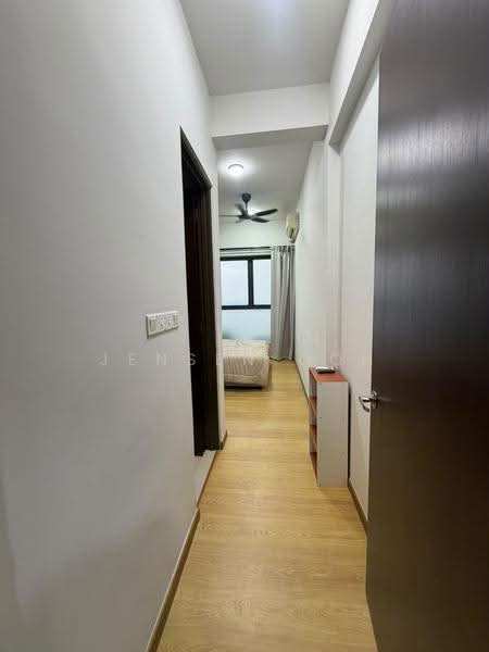 Condominium for Rent at Kings Bay @ Country Garden Danga Bay - Jensen Goh - Corridor - PropertyGuru.com.my