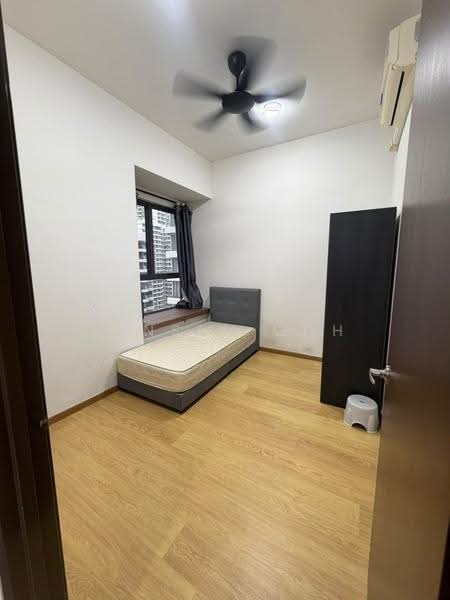 Condominium for Rent at Kings Bay @ Country Garden Danga Bay - Jensen Goh - Bedroom - PropertyGuru.com.my