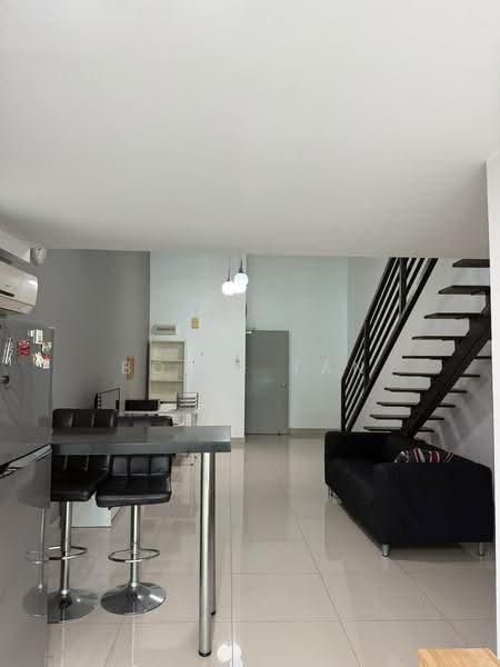 Kediaman Servis untuk Dijual di Subang Soho (One Soho) - Bonie Tan - Living Room - PropertyGuru.com.my