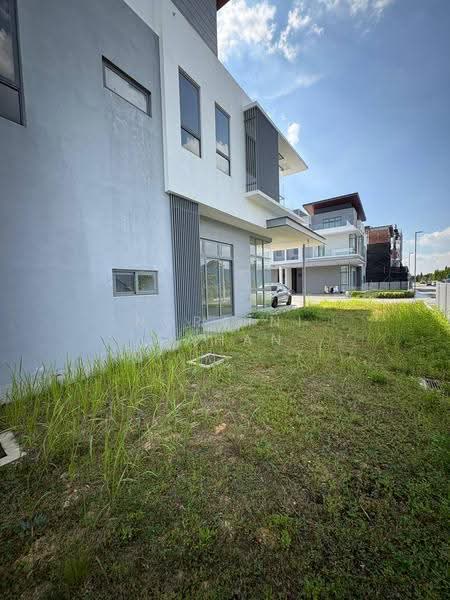 Semi-Detached House for Sale in Kota Kemuning (Shah Alam) - Noraini Dahan - PropertyGuru.com.my