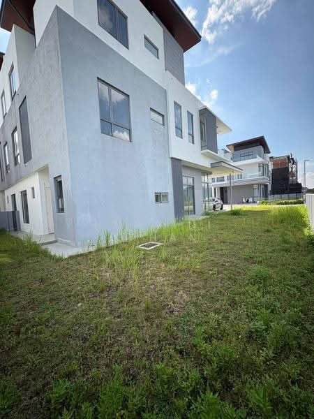 Semi-Detached House for Sale in Kota Kemuning (Shah Alam) - Noraini Dahan - PropertyGuru.com.my