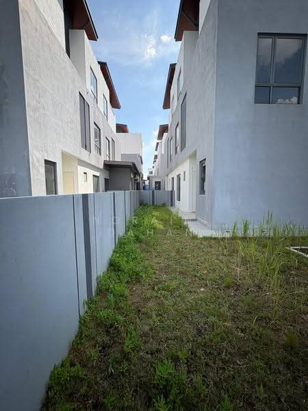Semi-Detached House for Sale in Kota Kemuning (Shah Alam) - Noraini Dahan - PropertyGuru.com.my