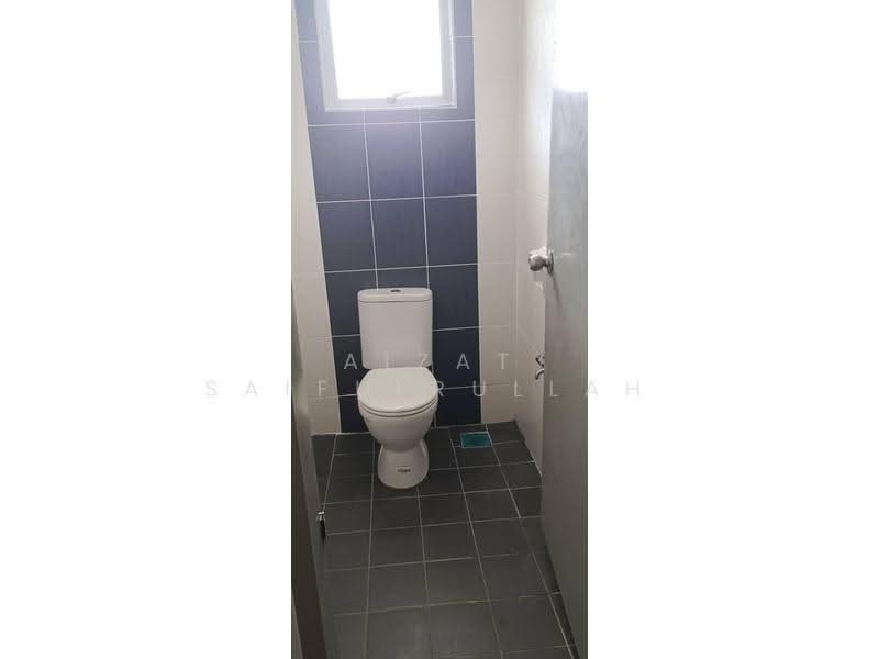 Kedai untuk Disewa di Kajang (Selangor) - Aizat Saifulrullah - Bathroom - PropertyGuru.com.my