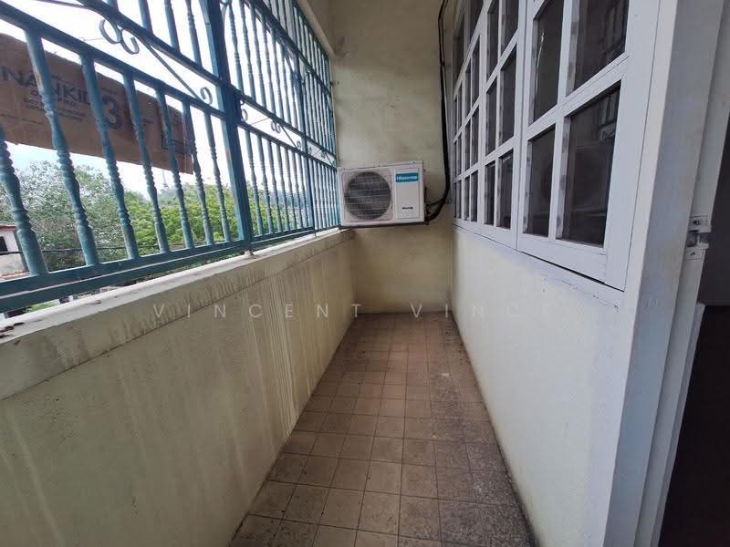 2-storey Terraced House for Sale in Taman Universiti Indah (Seri Kembangan) - Vincent Vince - Balcony - PropertyGuru.com.my