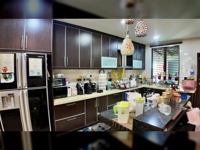 Bungalow House for Sale in Aman Perdana (Kapar) - Reena Sarif - Kitchen - PropertyGuru.com.my